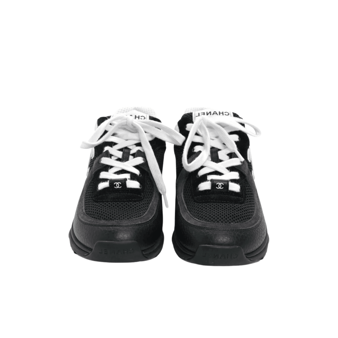 Runner Black White