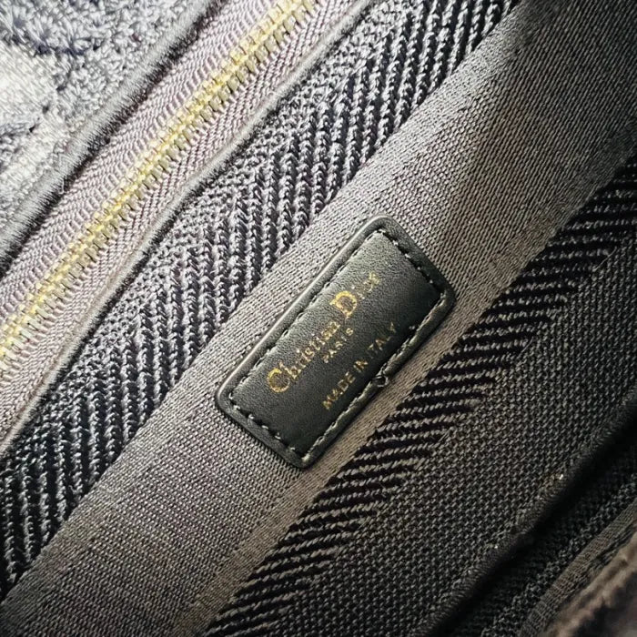 D - TASCHE