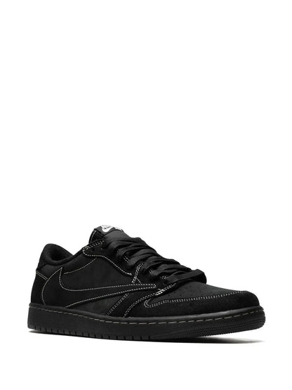 All Black Sneaker