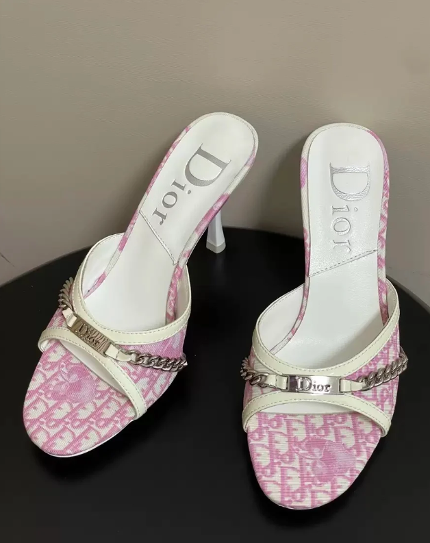 D - Heels