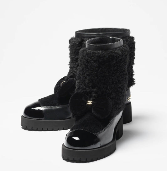 CC FLUFFY BOW BOOTS