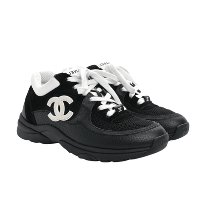 Runner Black White